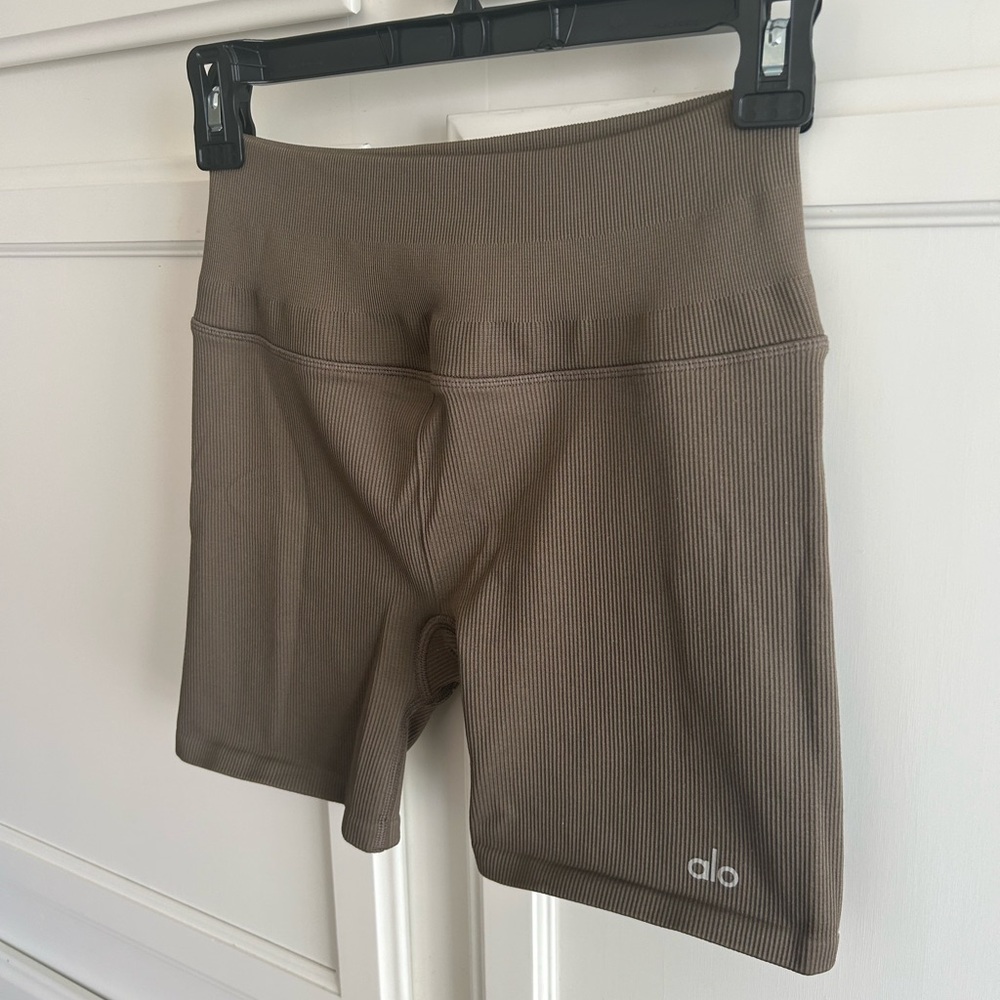 5" Seamless Ribbed Favorite Short - Olive Tree